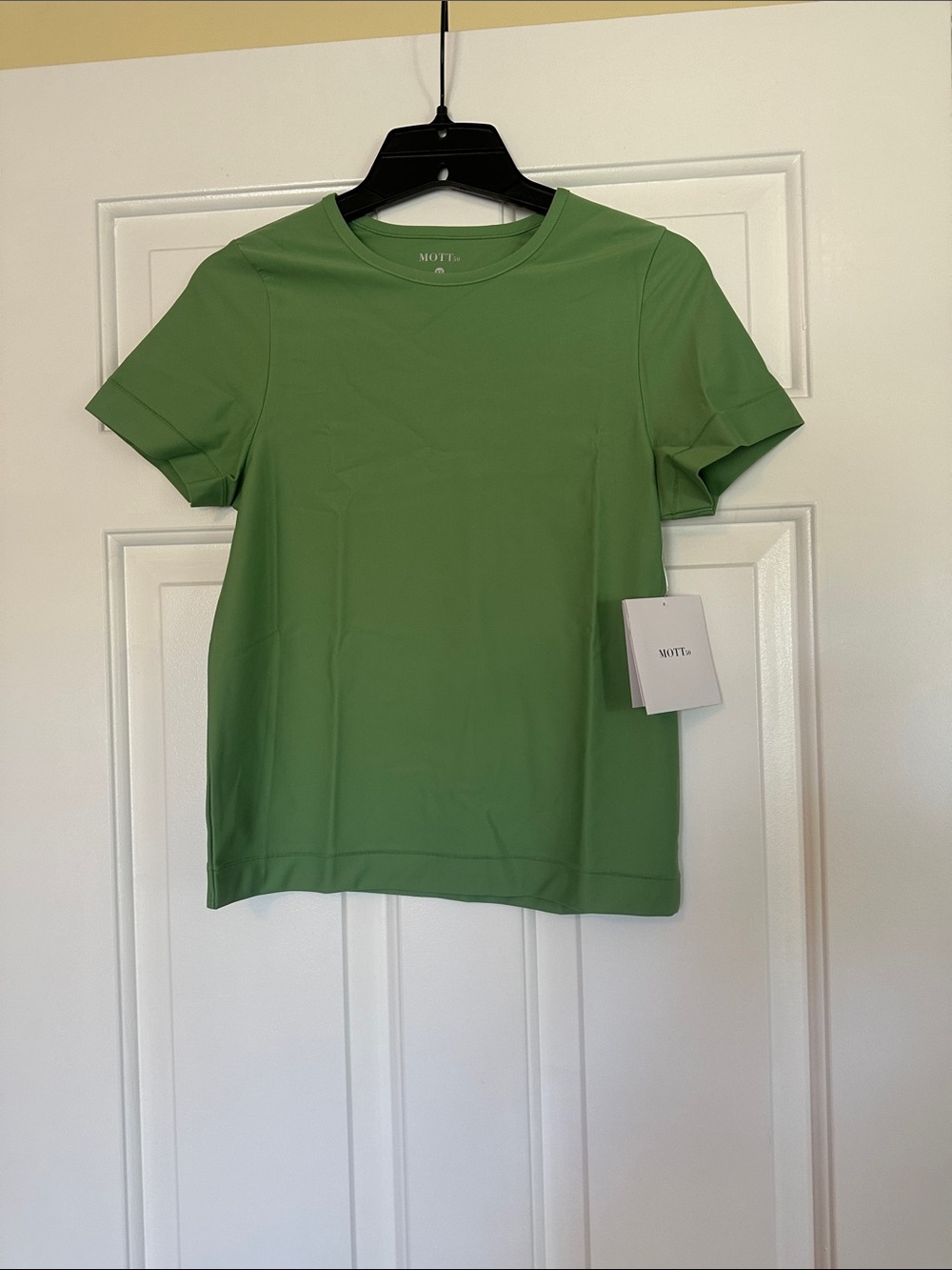 Mott50 Short-Sleeve Crewneck Tee in Green UPF50